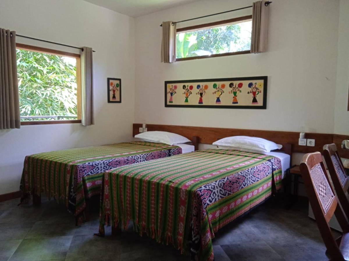 The Country House Senggigi Bagian luar foto
