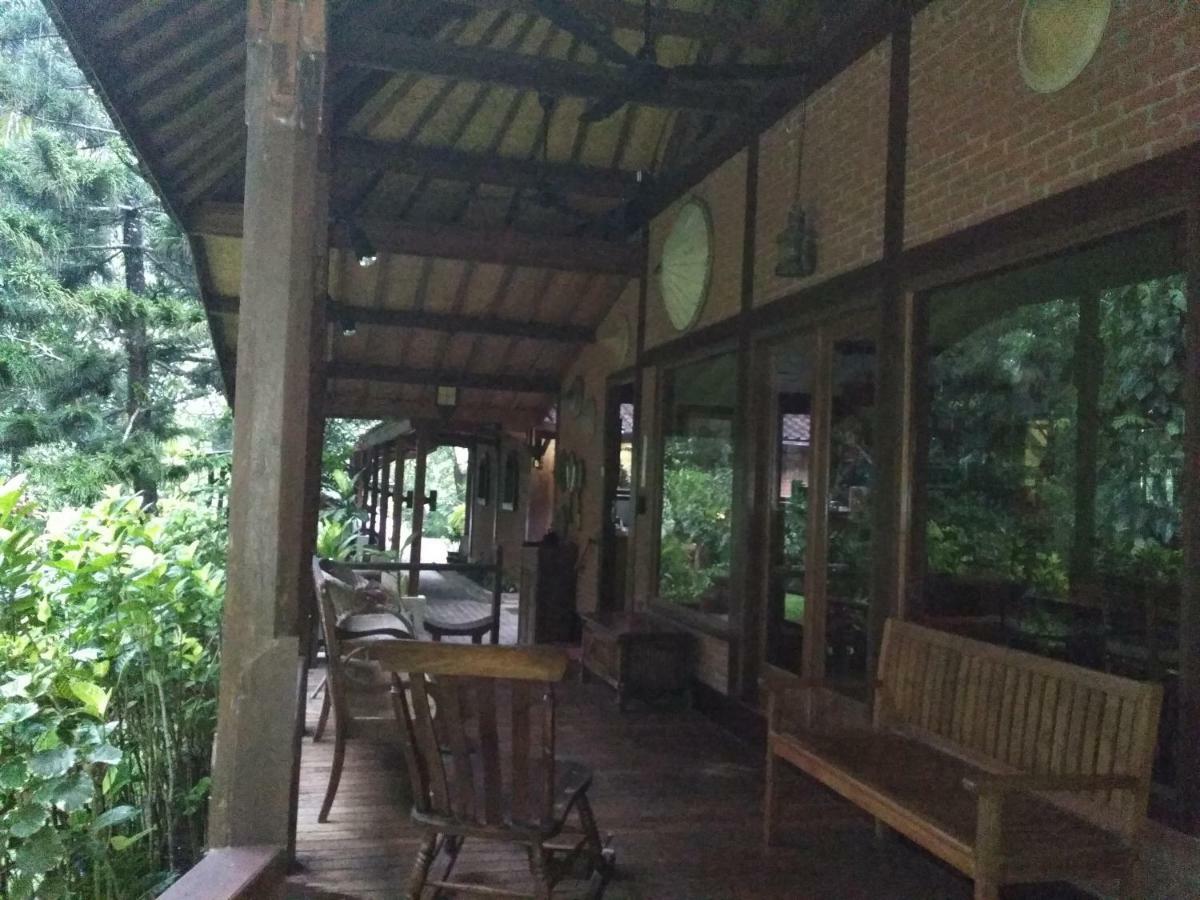 The Country House Senggigi Bagian luar foto