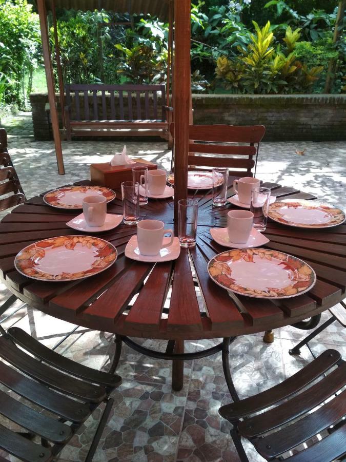 The Country House Senggigi Bagian luar foto